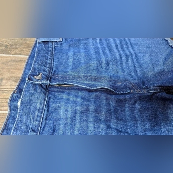 Like New High Waisted Old Navy Shorts Size 22 - Picture 3 of 7